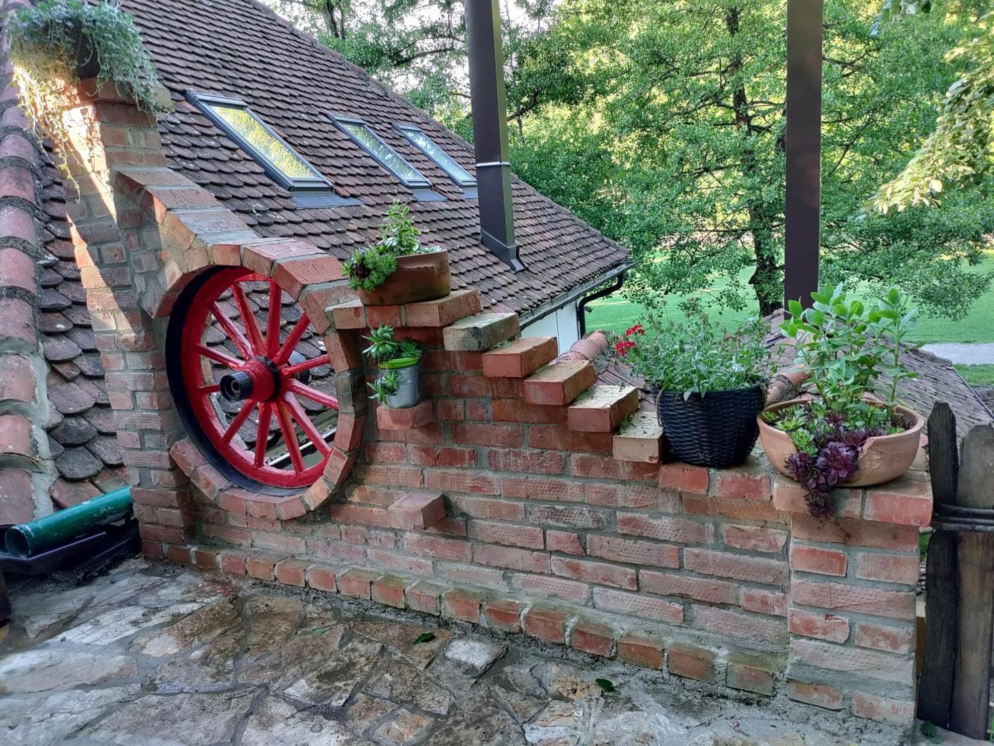 Aparthotel Konak Lecic Trsic Exteriér fotografie